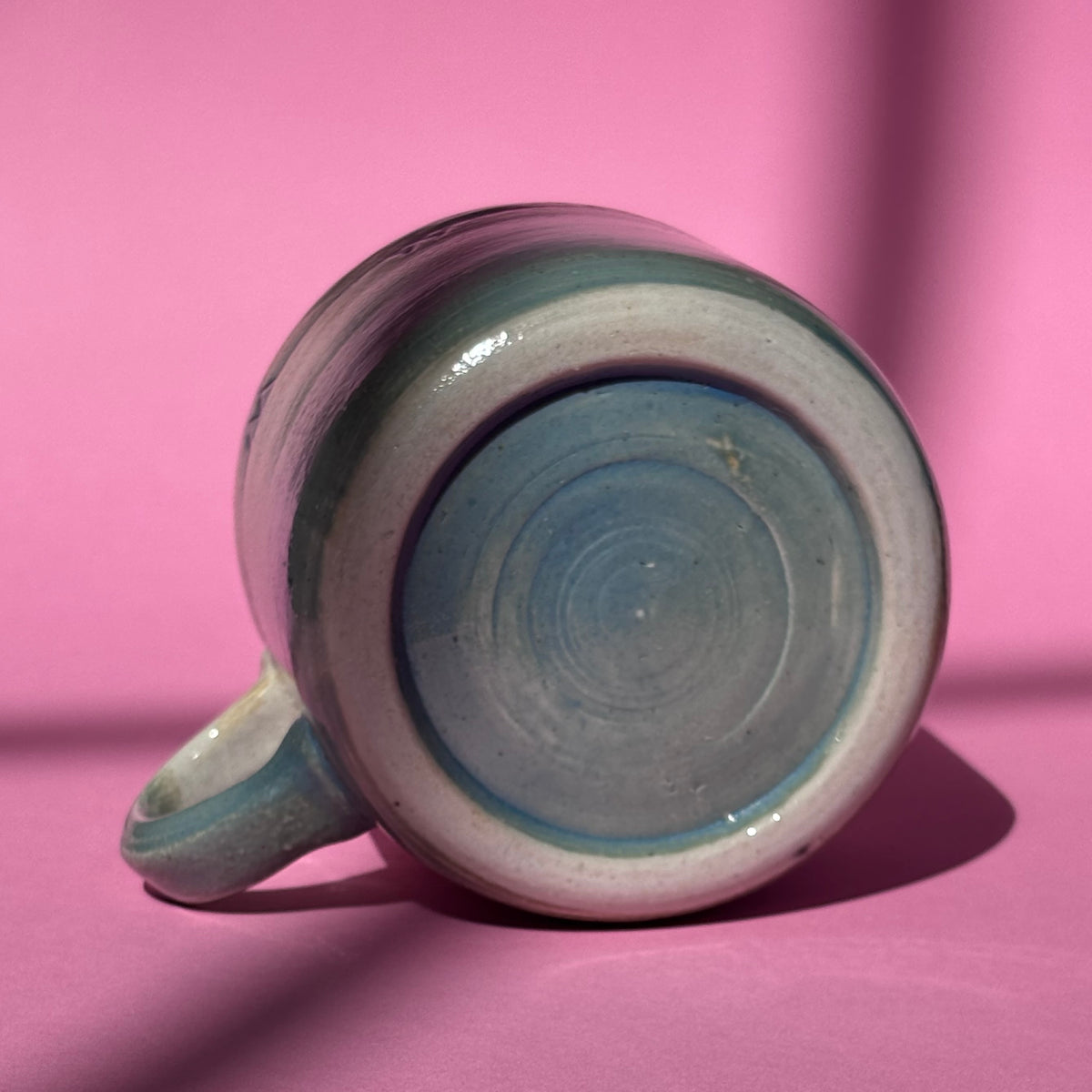 Spooked cat mug
