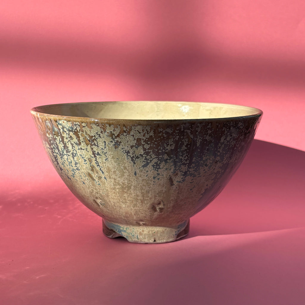 Salt-fired galactic bowl