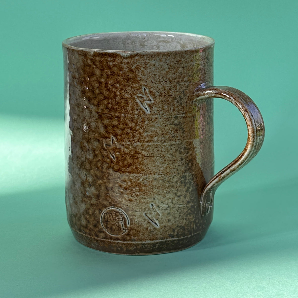 Salt fired mug with handle Gobi