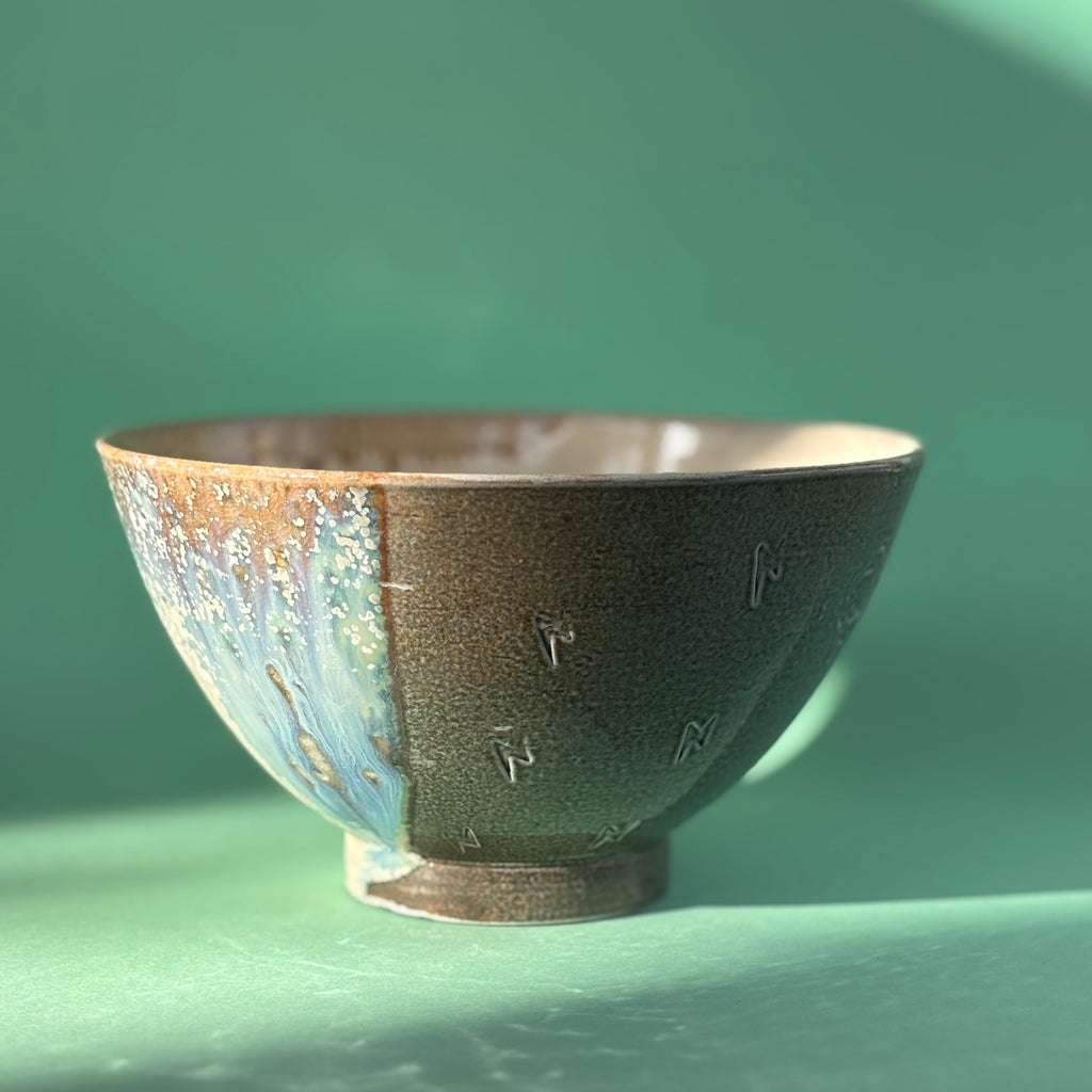 Salt-fired galactic bowl