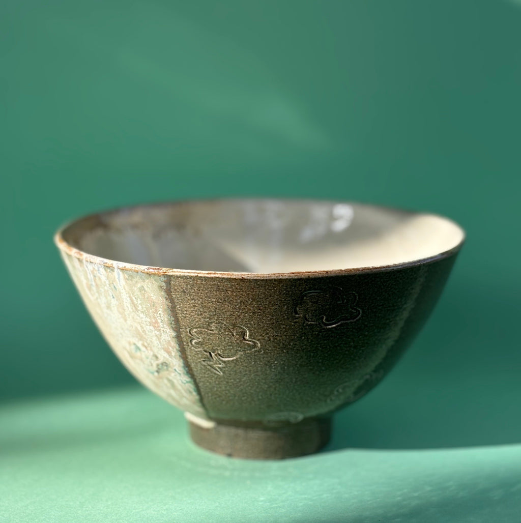 Salt-fired bowl