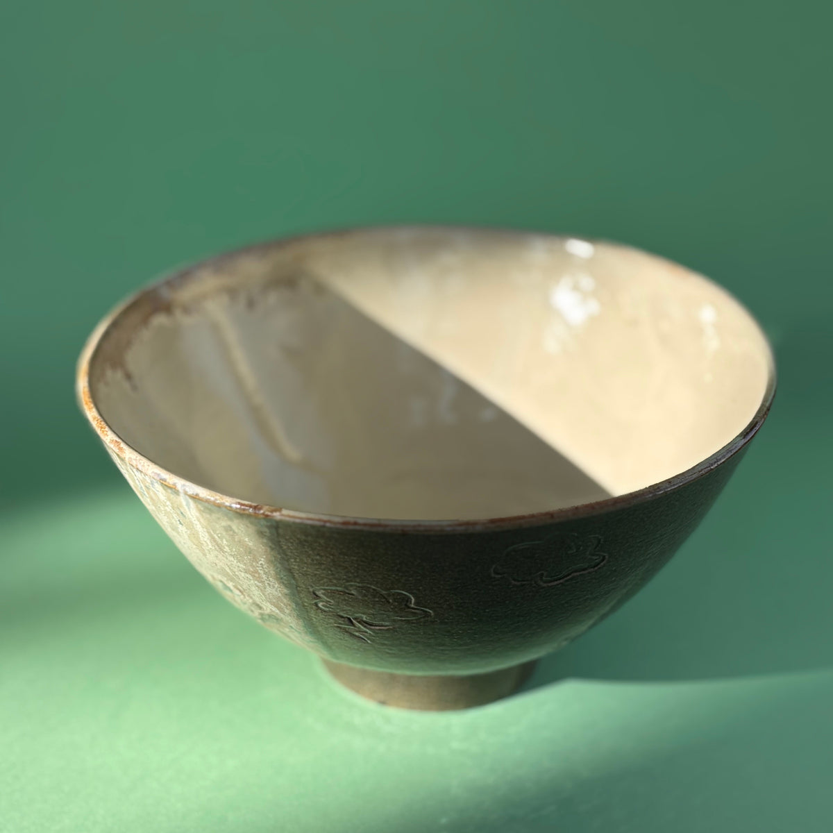 Salt-fired bowl
