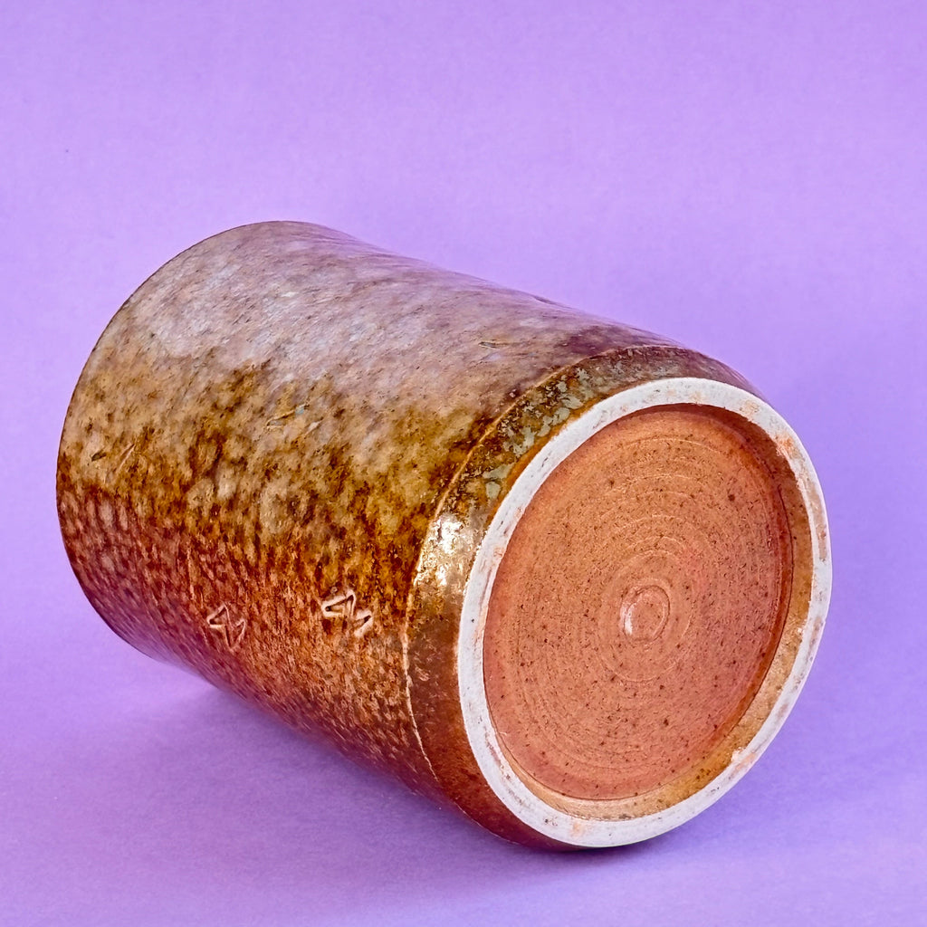 Salt fired mug with handle Gobi